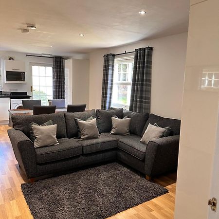 Apartment In Queens Court, Banchory Inchmarlo Exterior photo